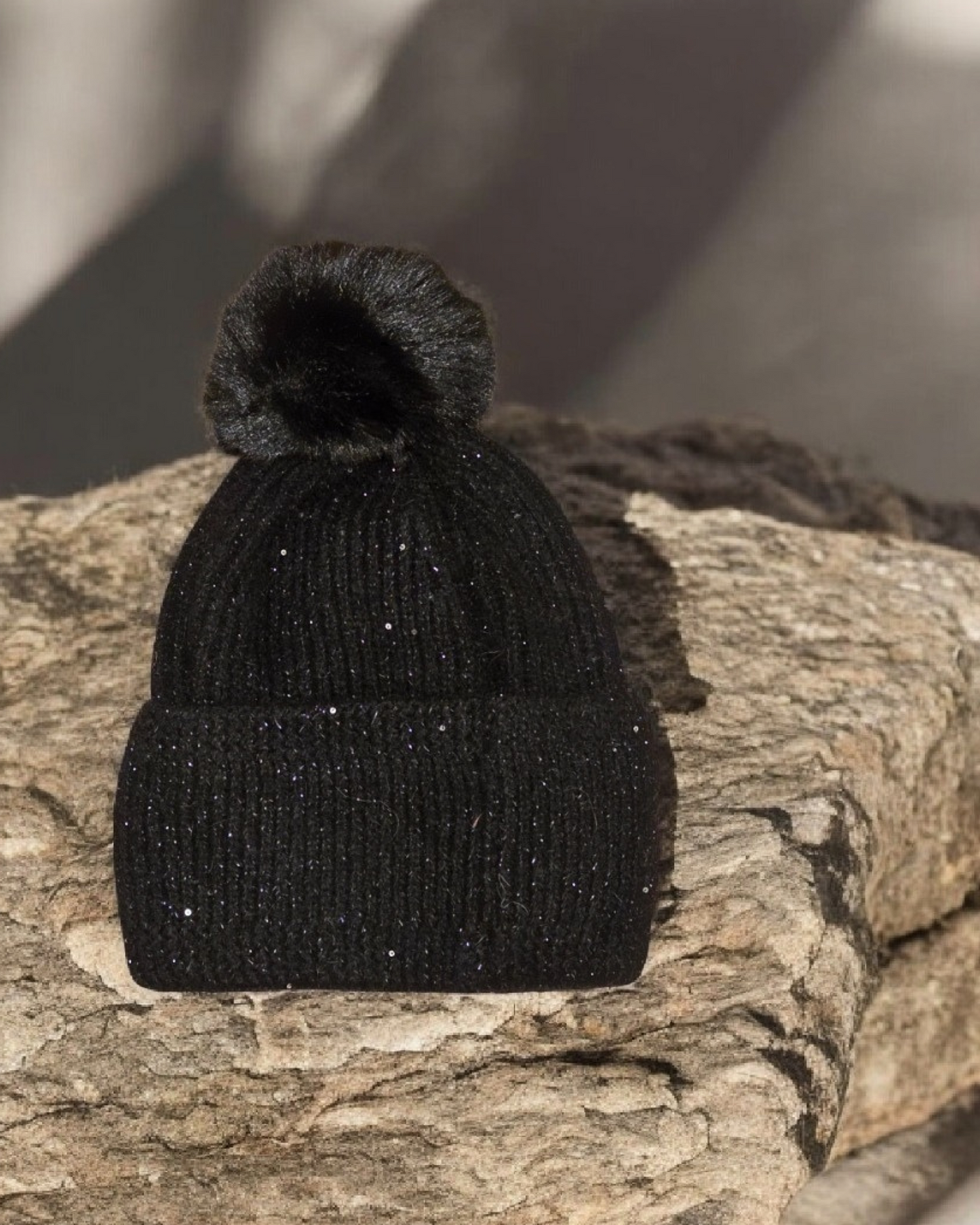 Bonnet à Pompon Étincelant – Noir Sidéral